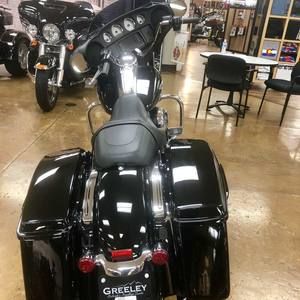 Meet your Posher, Adam